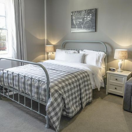 The Saracens Head Bed & Breakfast Stafford Luaran gambar