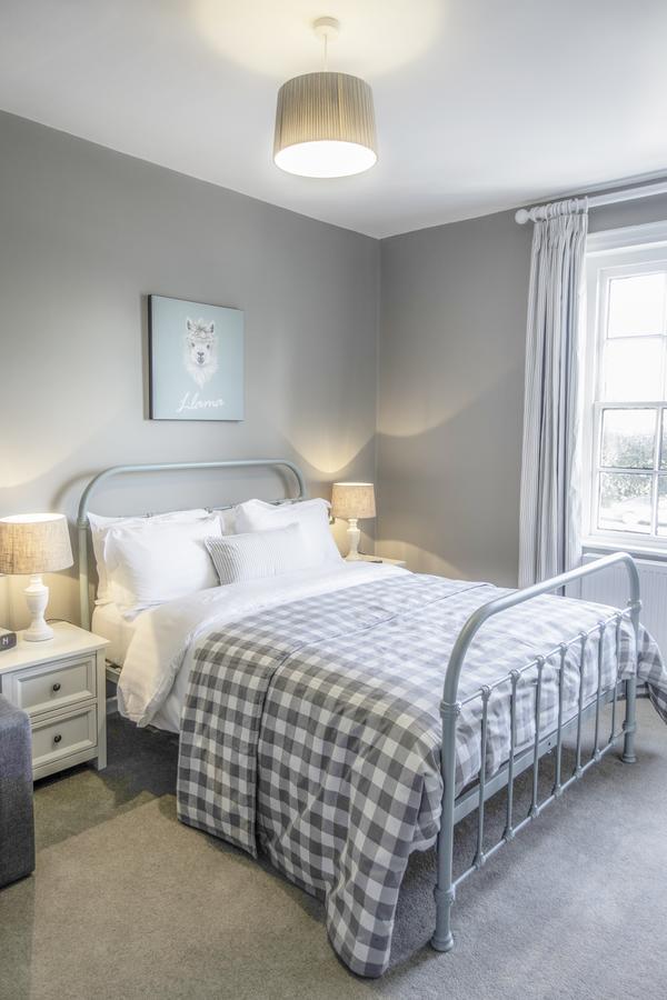 The Saracens Head Bed & Breakfast Stafford Luaran gambar